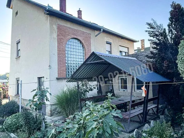 Eladó ház Vácrátót 172 nm