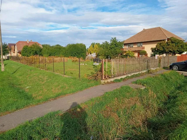 Eladó telek Zsámbok 1010 nm