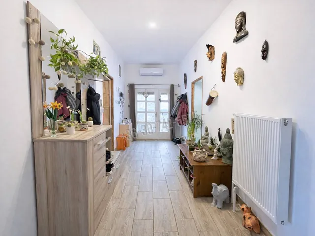 Eladó ház Dány 179 nm