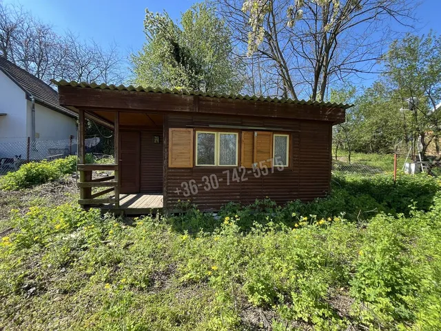 Eladó telek Mogyoród 878 nm