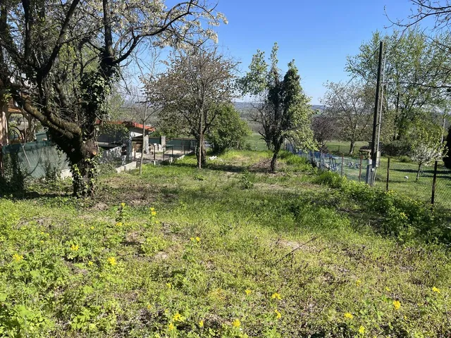 Eladó telek Mogyoród 878 nm