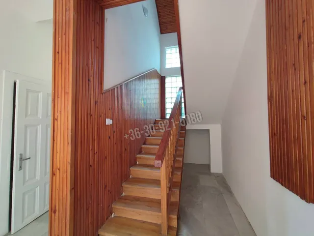 Eladó ház Galgahévíz, Fő utca 205 nm