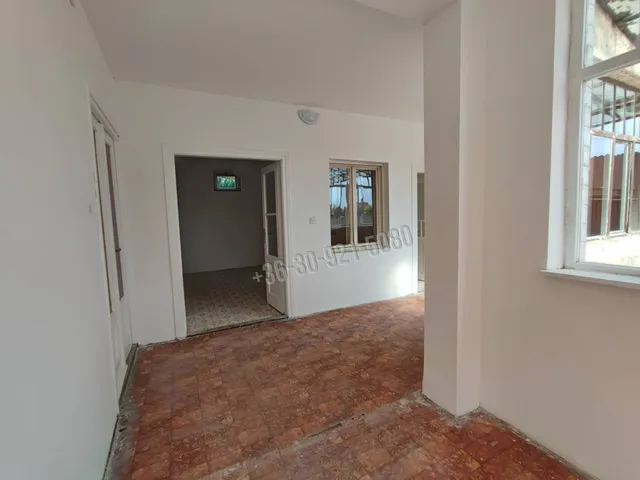 Eladó ház Galgahévíz, Fő utca 205 nm