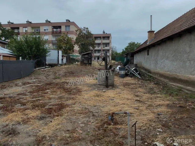 Eladó telek Pásztó, Nagymező utca 408 nm