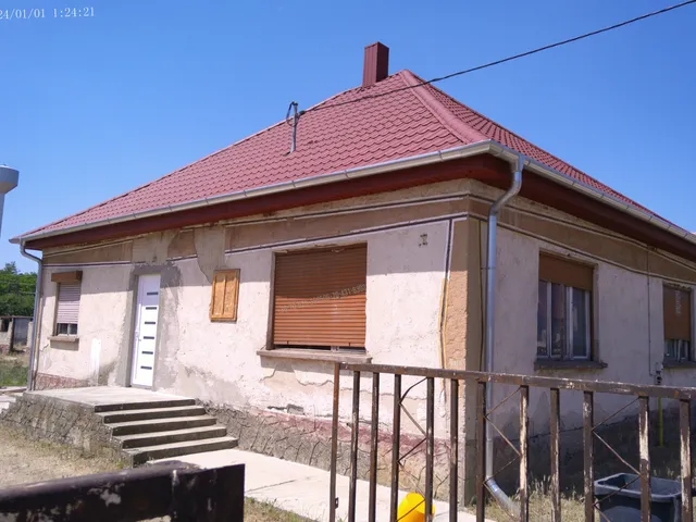 Eladó ház Dánszentmiklós 90 nm