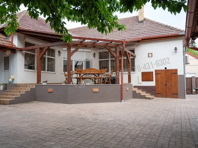 Eladó ház Ceglédbercel, Arany János utca 150 nm