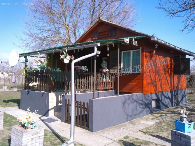 Eladó ház Tápiószentmárton 22 nm