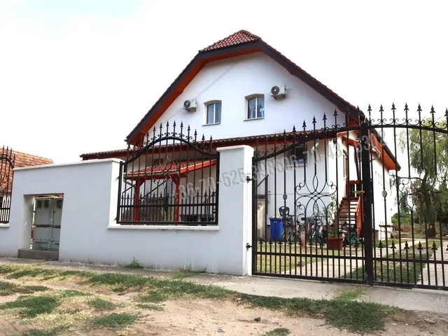 Eladó mezőgazdasági ingatlan Albertirsa, Alberti 400 nm