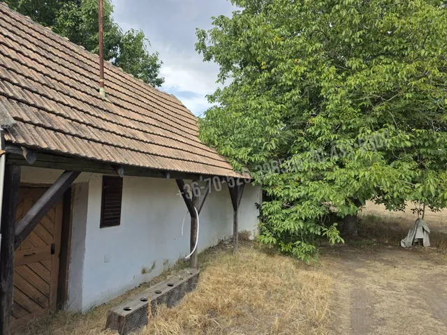 Eladó telek Albertirsa, Irsa 2076 nm