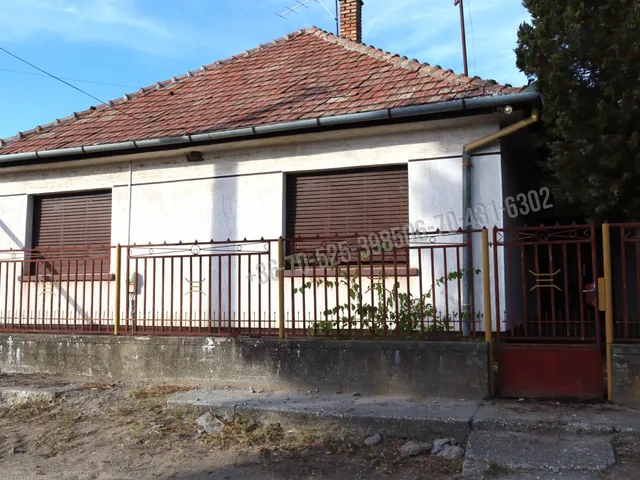 Eladó ház Dánszentmiklós 102 nm