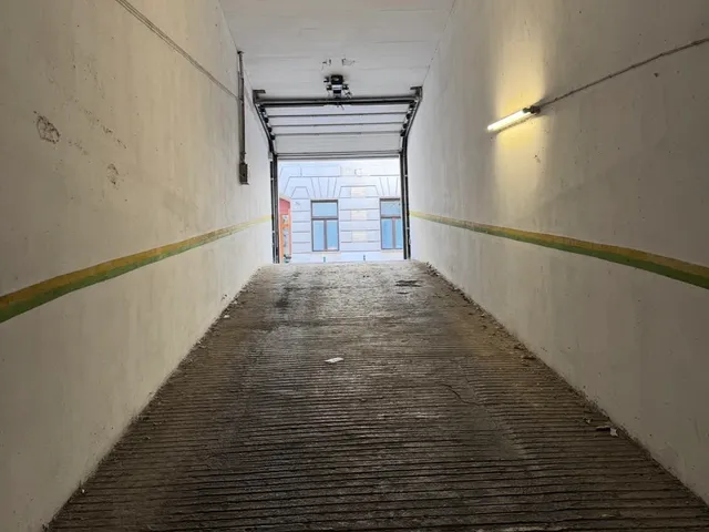 Eladó garázs Budapest IX. kerület, Középső Ferencváros, Liliom utca 14 nm
