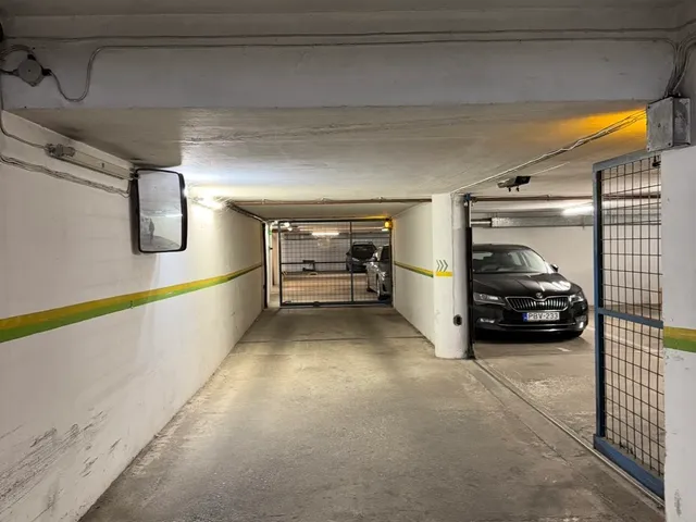 Eladó garázs Budapest IX. kerület, Középső Ferencváros, Liliom utca 14 nm