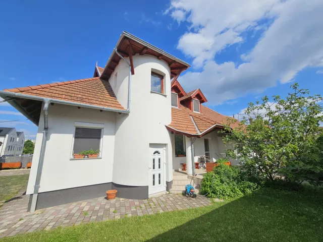 Eladó ház Érd, Városközpont 193 nm