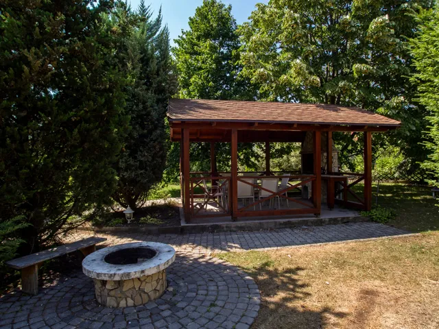 Eladó ház Érd 255 nm