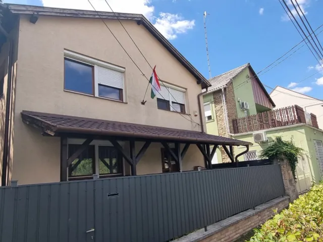 Kiadó kereskedelmi és ipari ingatlan Érd 38 nm