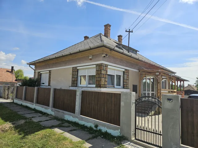 Eladó ház Ercsi 132 nm