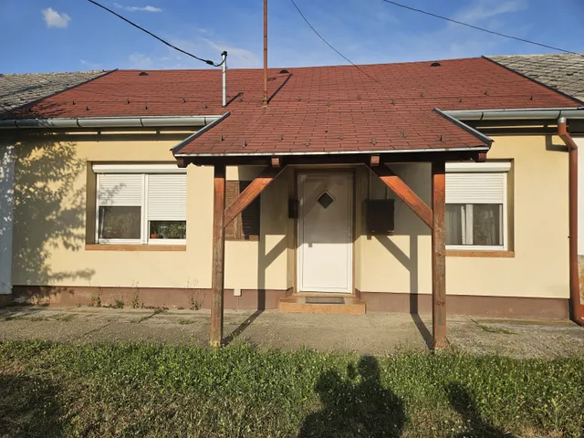 Eladó ház Beloiannisz 76 nm