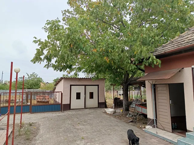 Eladó ház Akasztó, Béke  100 nm