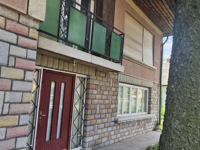 Eladó ház Kál 240 nm
