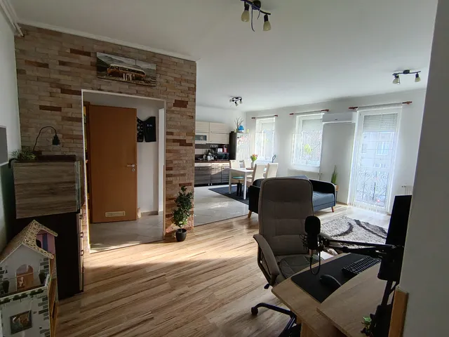 Eladó lakás Eger, Maklárihóstya 74 nm