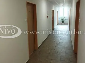 Kiadó kereskedelmi és ipari ingatlan Veszprém 30 nm