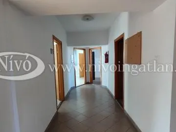 Kiadó kereskedelmi és ipari ingatlan Veszprém 18 nm