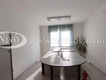 Kiadó kereskedelmi és ipari ingatlan Veszprém 18 nm