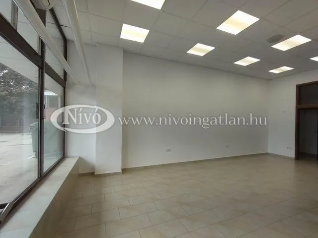 Kiadó kereskedelmi és ipari ingatlan Veszprém 60 nm