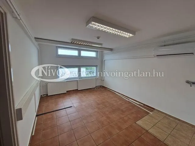 Kiadó kereskedelmi és ipari ingatlan Veszprém 14 nm
