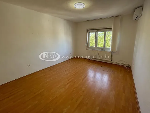 Kiadó kereskedelmi és ipari ingatlan Veszprém 19 nm
