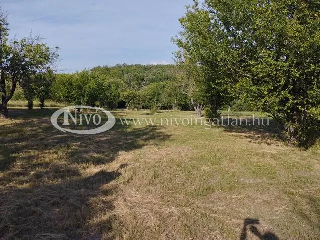 Eladó telek Balatonkenese 4883 nm
