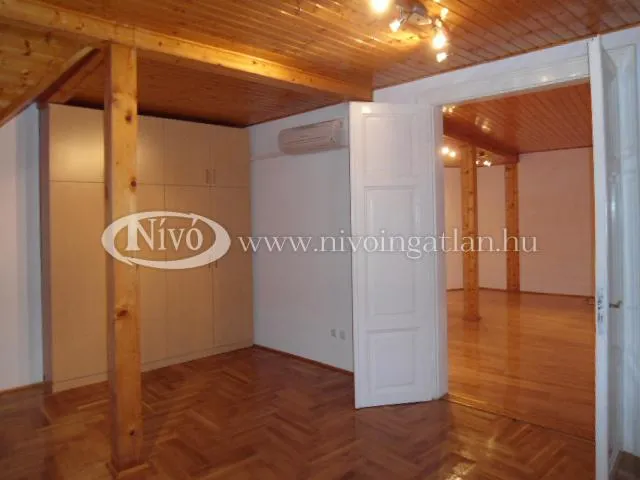 Kiadó lakás Veszprém 147 nm