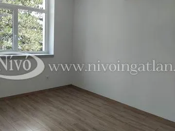 Kiadó kereskedelmi és ipari ingatlan Veszprém 141 nm