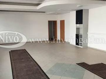 Kiadó kereskedelmi és ipari ingatlan Veszprém 108 nm
