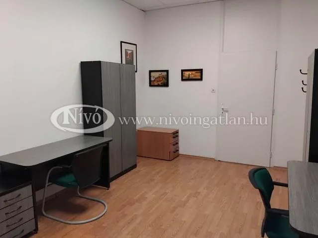 Kiadó kereskedelmi és ipari ingatlan Veszprém 18 nm