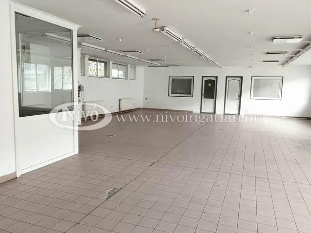 Kiadó kereskedelmi és ipari ingatlan Veszprém 340 nm