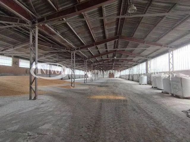 Eladó kereskedelmi és ipari ingatlan Ajka 3930 nm