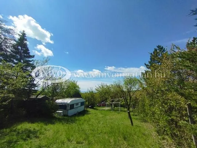 Eladó telek Balatonkenese 873 nm