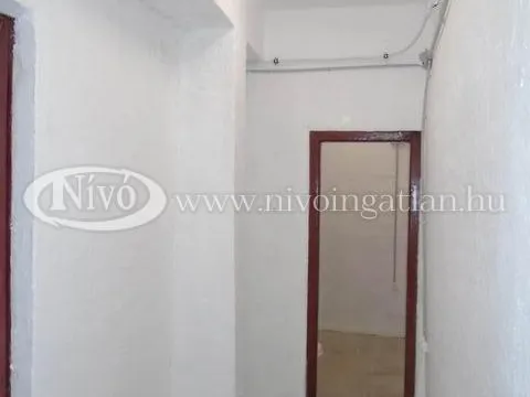 Kiadó kereskedelmi és ipari ingatlan Veszprém 10 nm