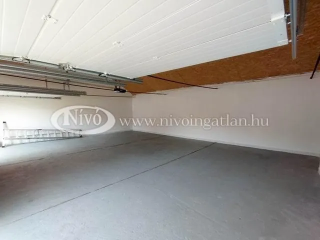 Kiadó garázs Veszprém 72 nm