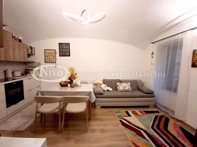 Eladó lakás Veszprém 74 nm