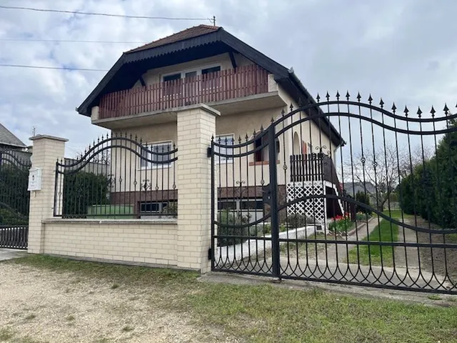 Eladó ház Szigetszentmiklós, Leshegy Ipari Park 145 nm
