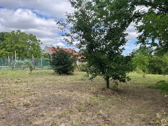 Eladó telek Taksony 930 nm