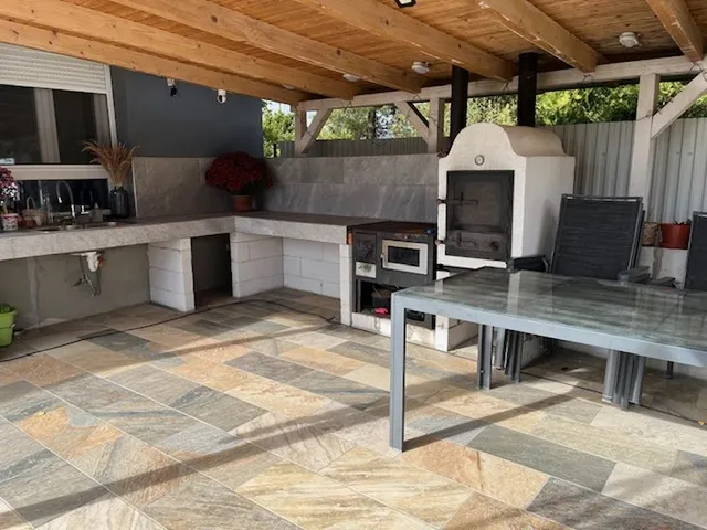 Eladó ház Taksony 180 nm