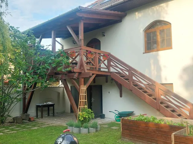 Eladó ház Székesfehérvár, Öreghegy 180 nm
