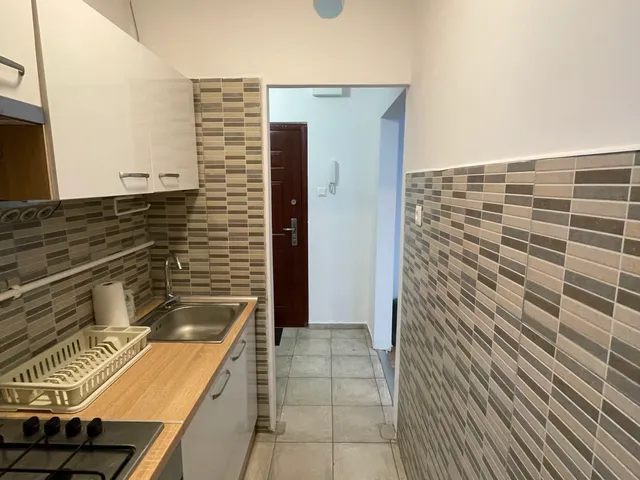 Eladó lakás Tiszaújváros, Barcsay tér 35 nm