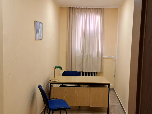 Kiadó kereskedelmi és ipari ingatlan Szeged, Belváros, Szilágyi utca 2 15 nm