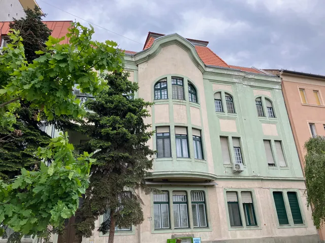 Kiadó lakás Szeged, Belváros, Korányi fasor 86 nm