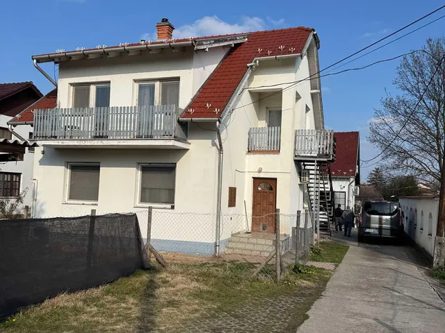 Eladó kereskedelmi és ipari ingatlan Szeged, Újszeged, Szőregi út 220 nm
