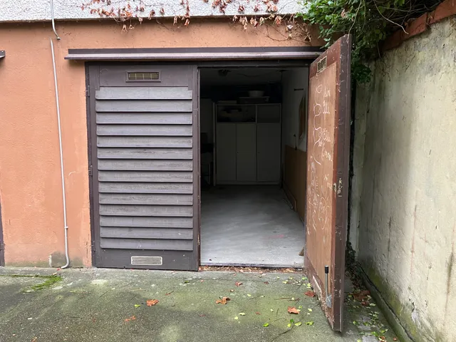 Eladó garázs Szeged, Belváros, Dugonics utca 16 nm